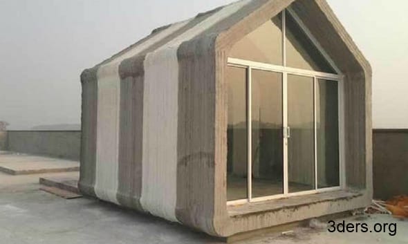 Ein kleines, modernes Haus mit vertikal gestreiften Wänden und einer Glasfront (Quelle: 3ders.org)